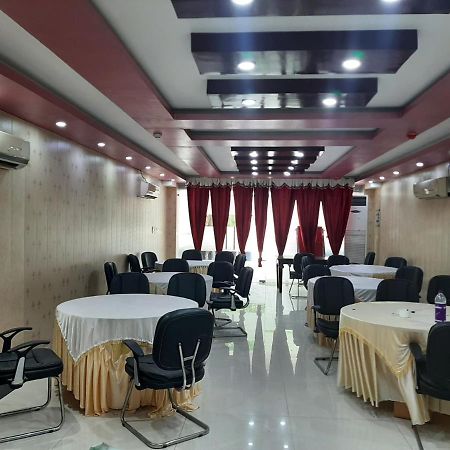 Hotel Platinum Plaza Rohtak Bagian luar foto