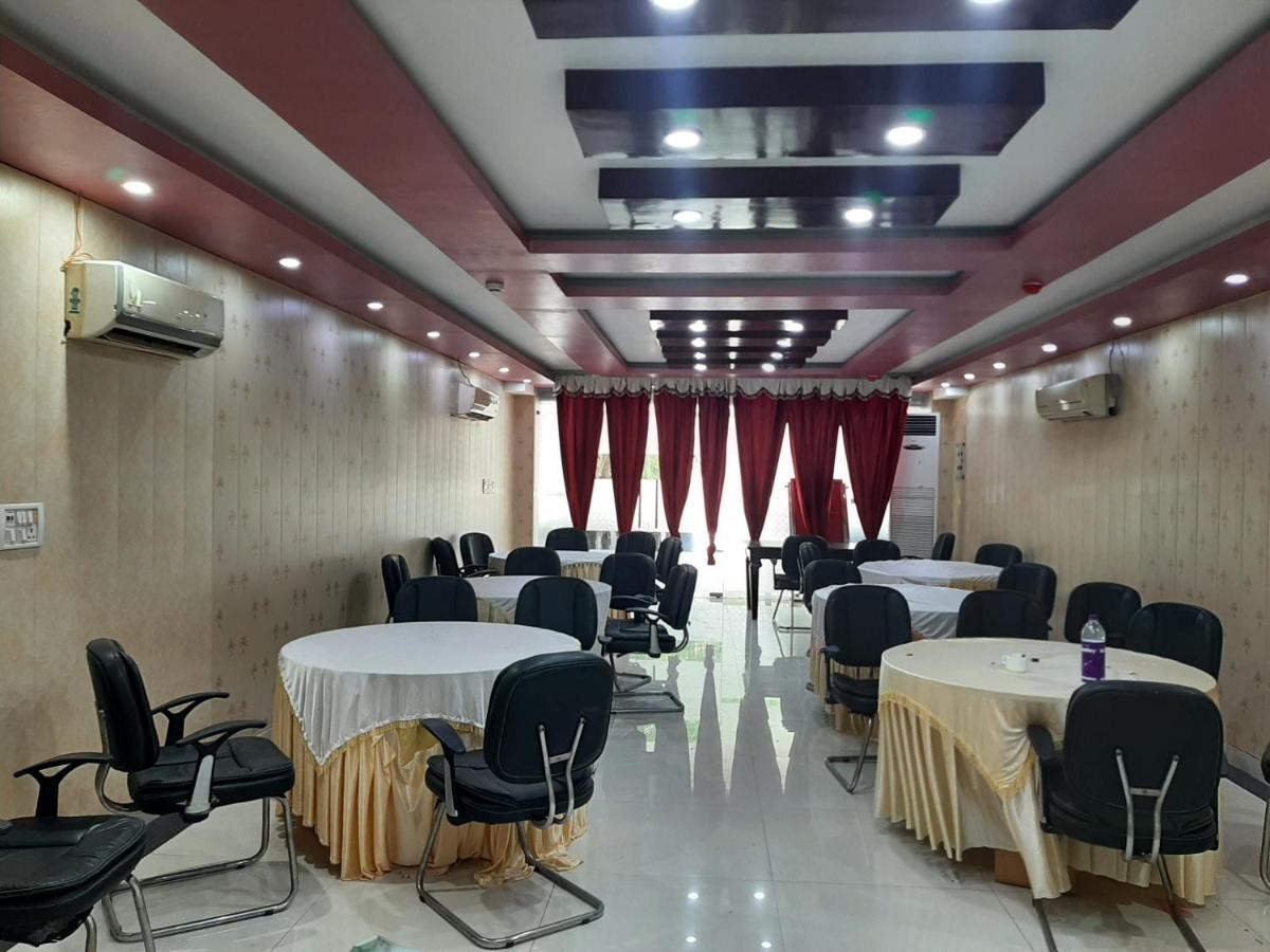 Hotel Platinum Plaza Rohtak Bagian luar foto
