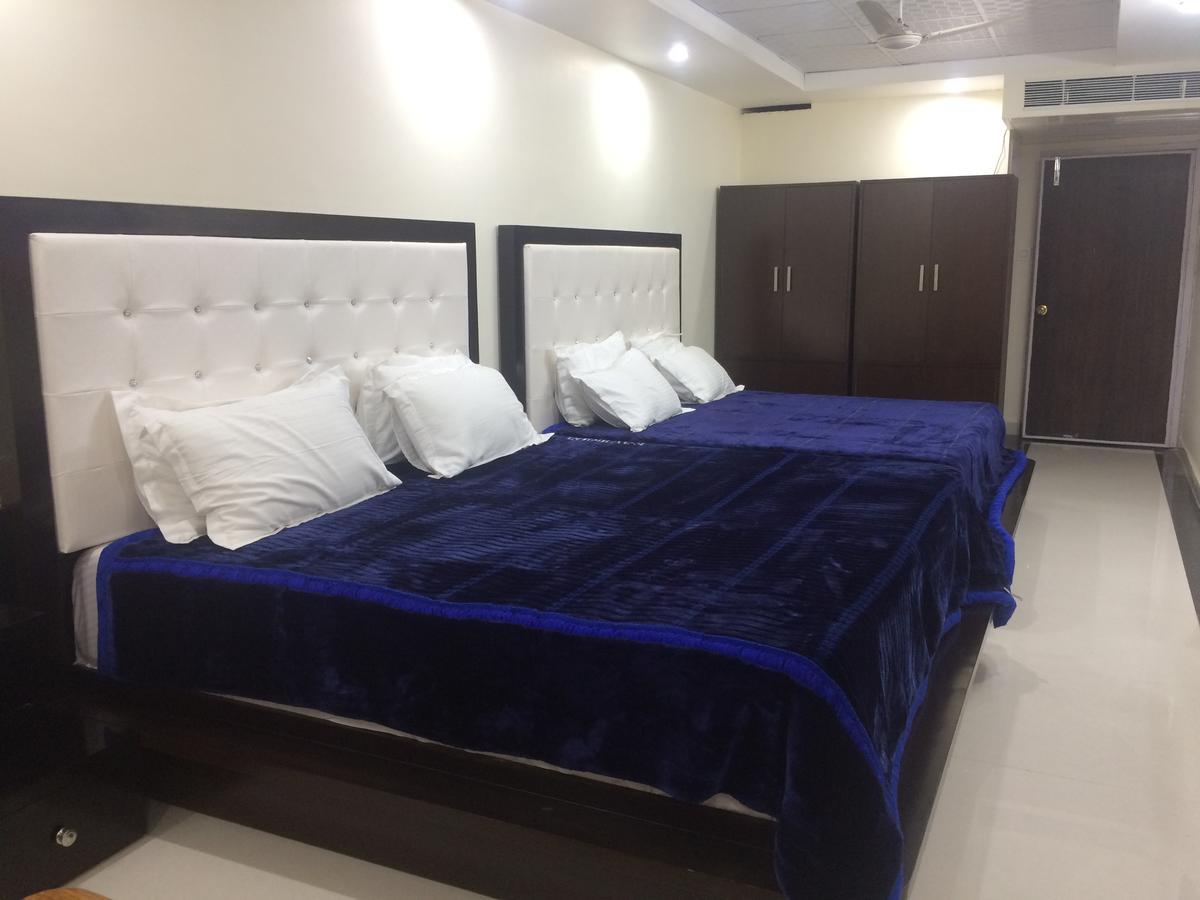 Hotel Platinum Plaza Rohtak Bagian luar foto