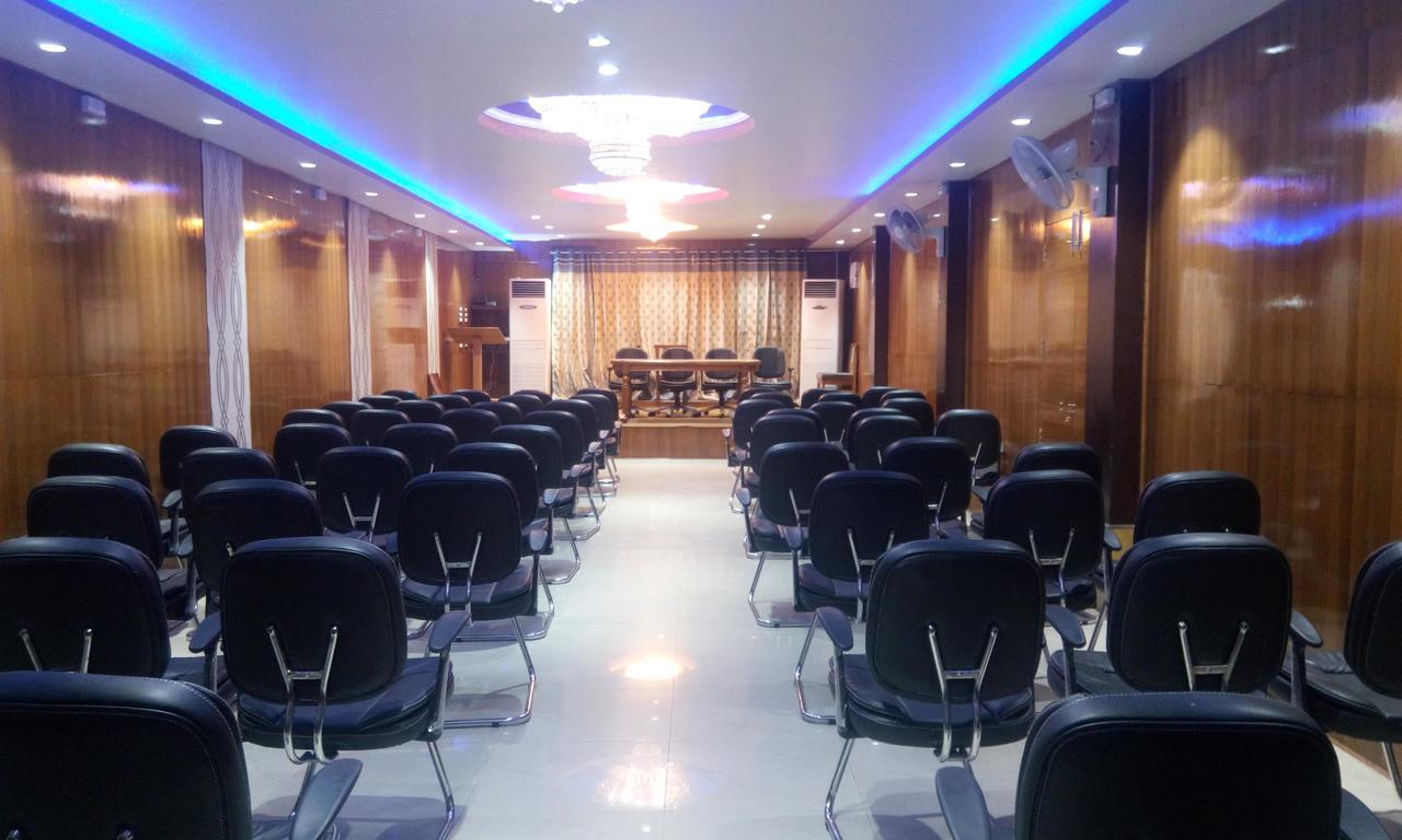 Hotel Platinum Plaza Rohtak Bagian luar foto