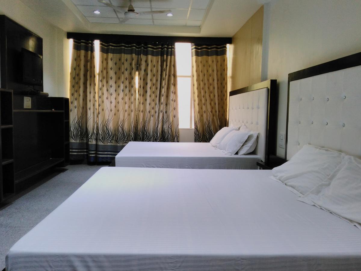 Hotel Platinum Plaza Rohtak Bagian luar foto
