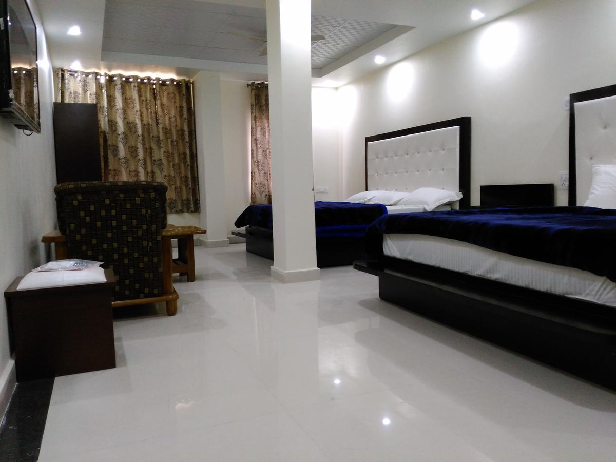 Hotel Platinum Plaza Rohtak Bagian luar foto