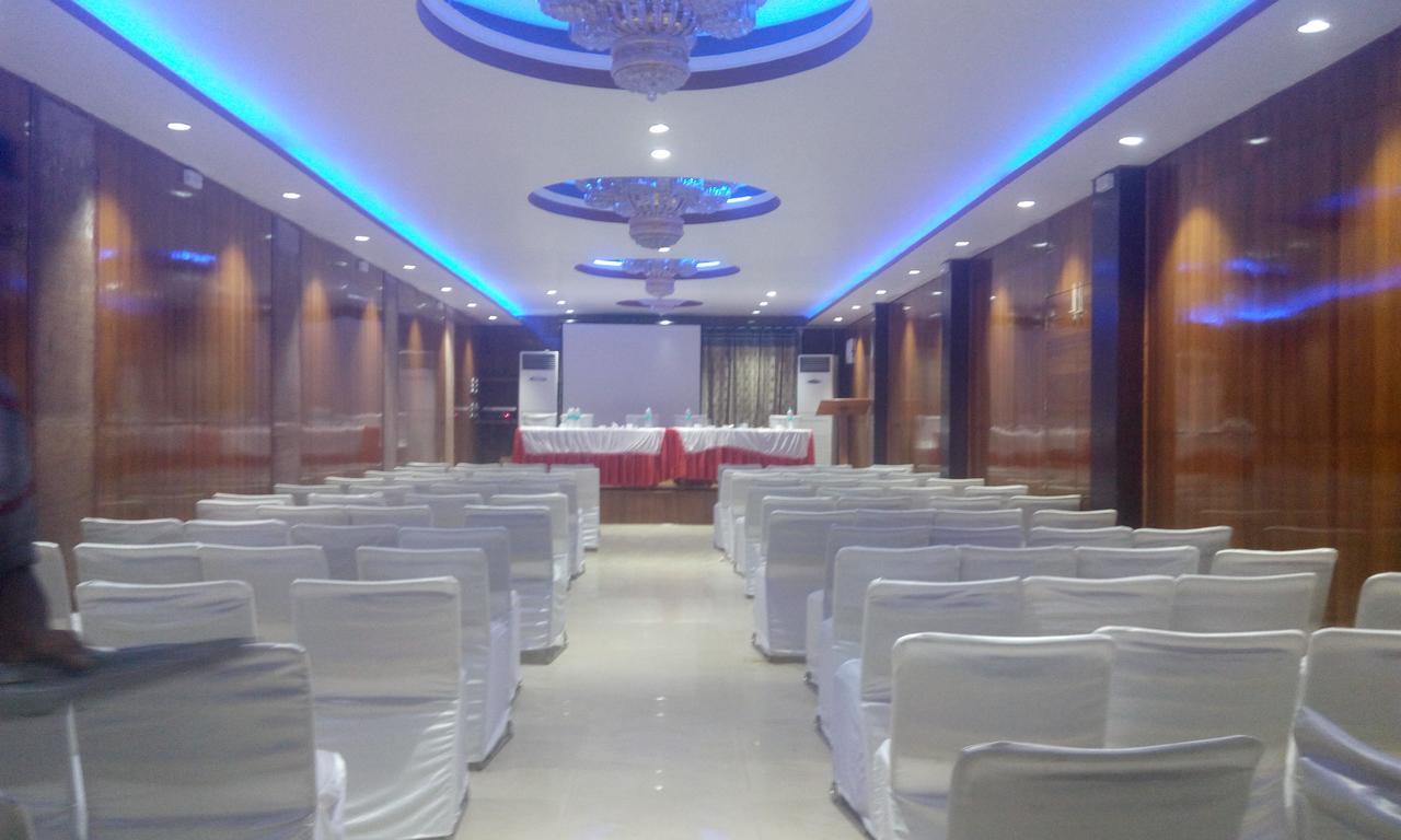 Hotel Platinum Plaza Rohtak Bagian luar foto