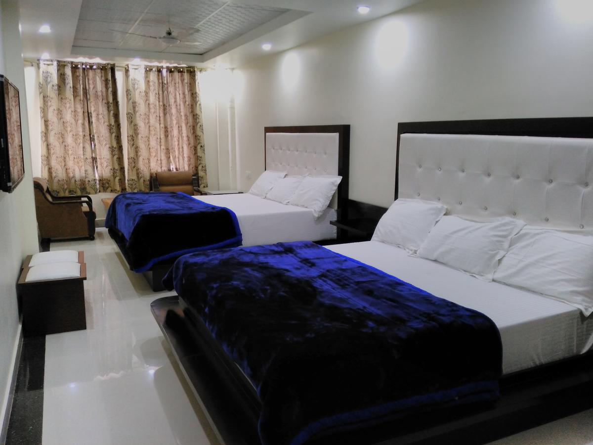 Hotel Platinum Plaza Rohtak Bagian luar foto