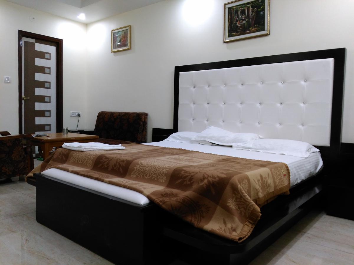 Hotel Platinum Plaza Rohtak Bagian luar foto