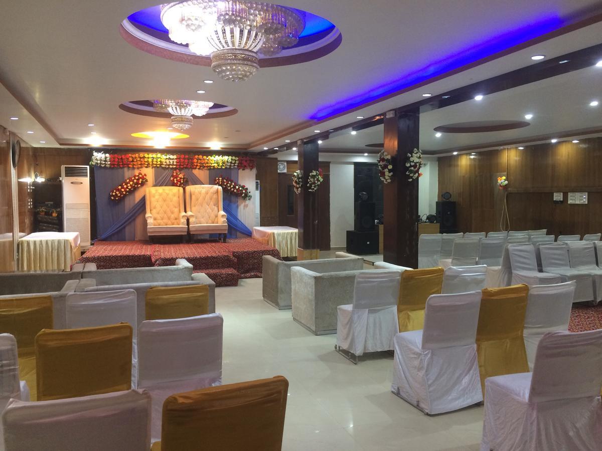 Hotel Platinum Plaza Rohtak Bagian luar foto